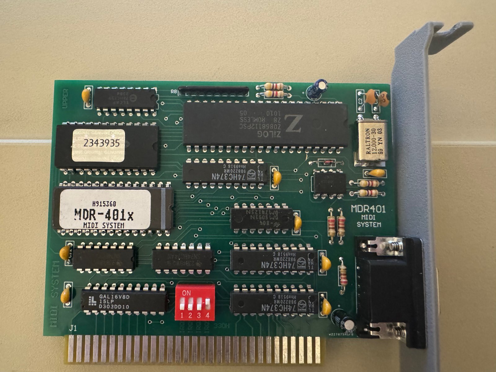 The MDR-401x MIDI card The MDR-401x MIDI card