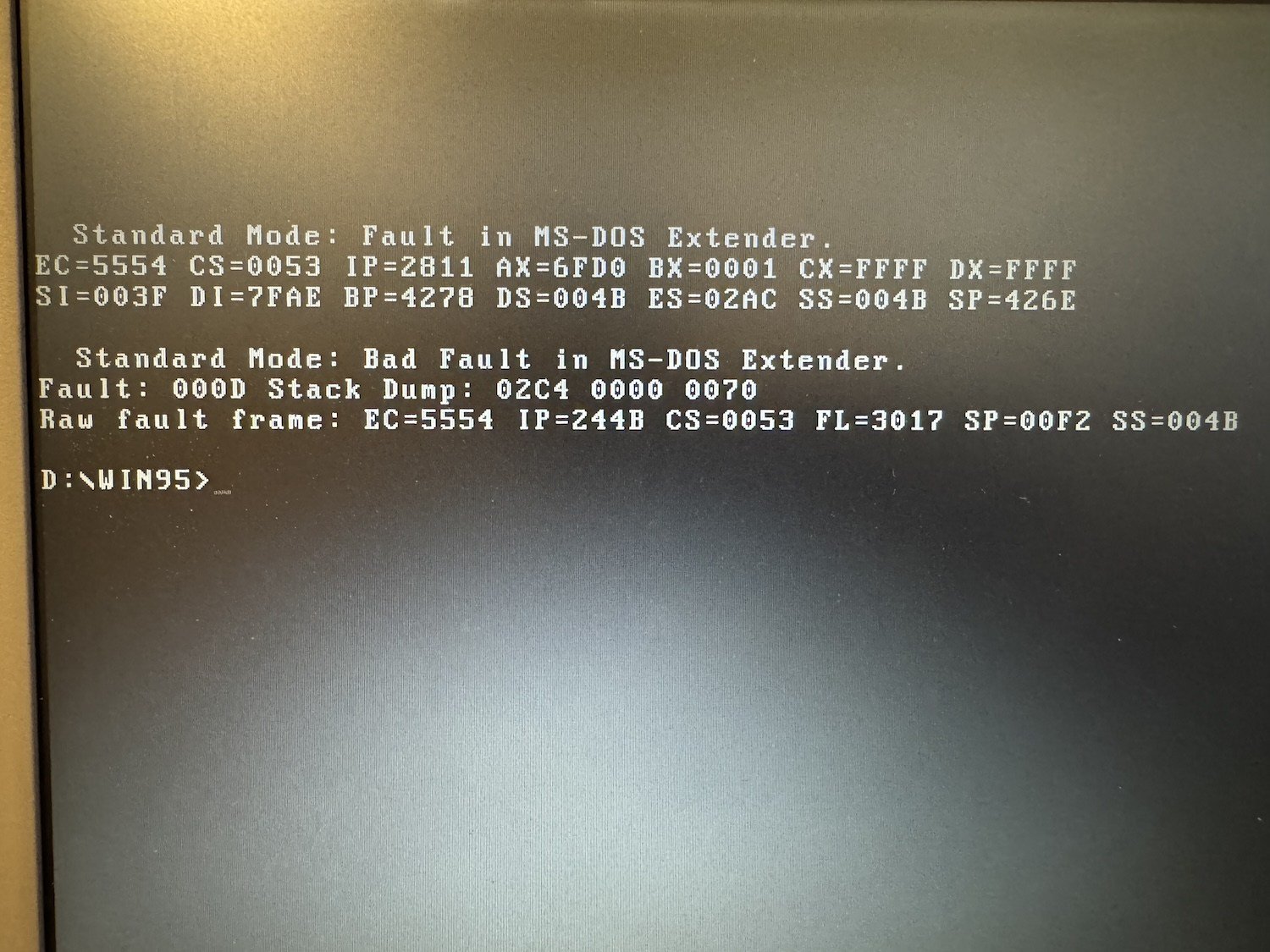"Fault in MS-DOS Extender" after starting the Windows 95 setup "Fault in MS-DOS Extender" after starting the Windows 95 setup