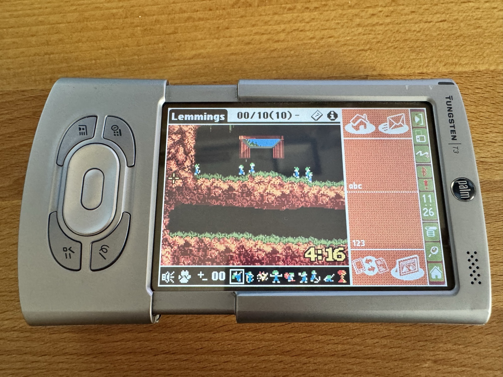 Before: the input area takes a third of the screen Lemmings on the T3 before: the input area takes a third of the screen